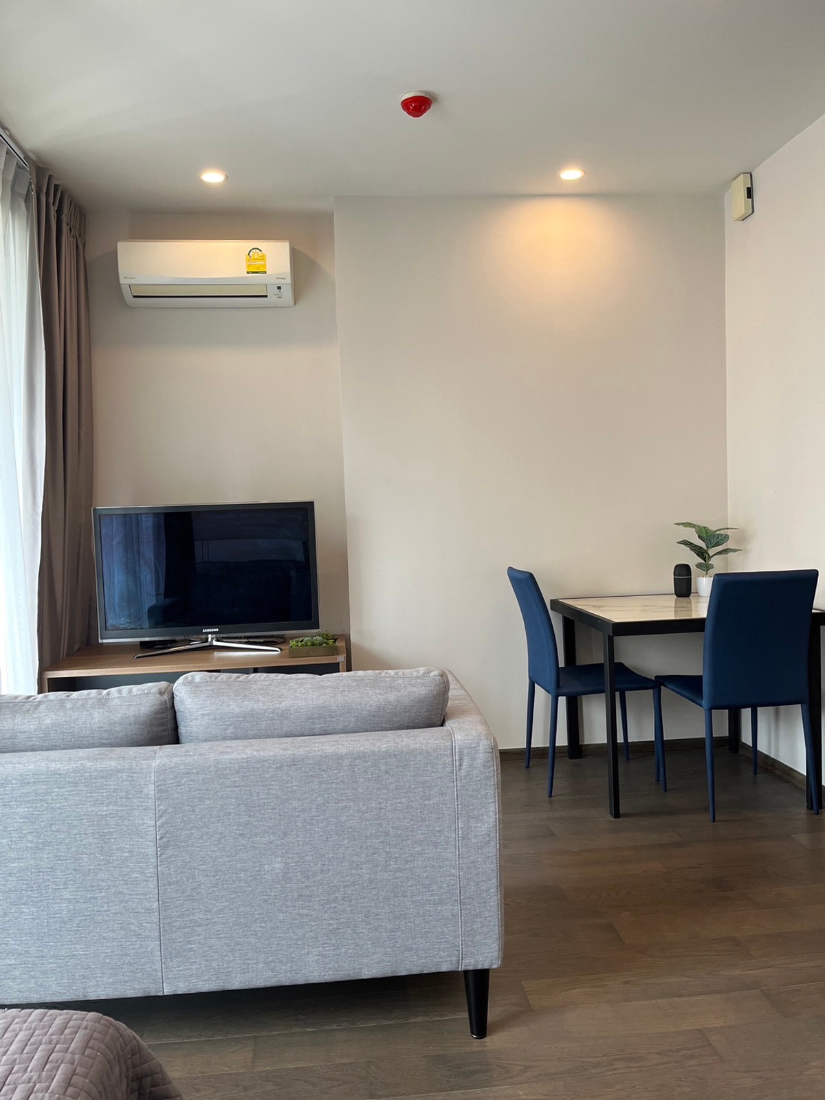 ให้เช่าคอนโดราชเทวี พญาไท : ปล่อยเช่าด่วนครับ! Ideo Q Siam-Ratchathewi คอนโดระดับ Luxury ใจกลางสยาม ห้องนี้คือที่สุดของความคุ้มค่า ใครที่กำลังมองหาคอนโดที่มี ลิฟต์ส่วนตัว (Private Lift) ส่งตรงถึงหน้าห้องในงบไม่ถึง 2 หมื่น ต้องรีบจองห้องนี้เลยครับ!