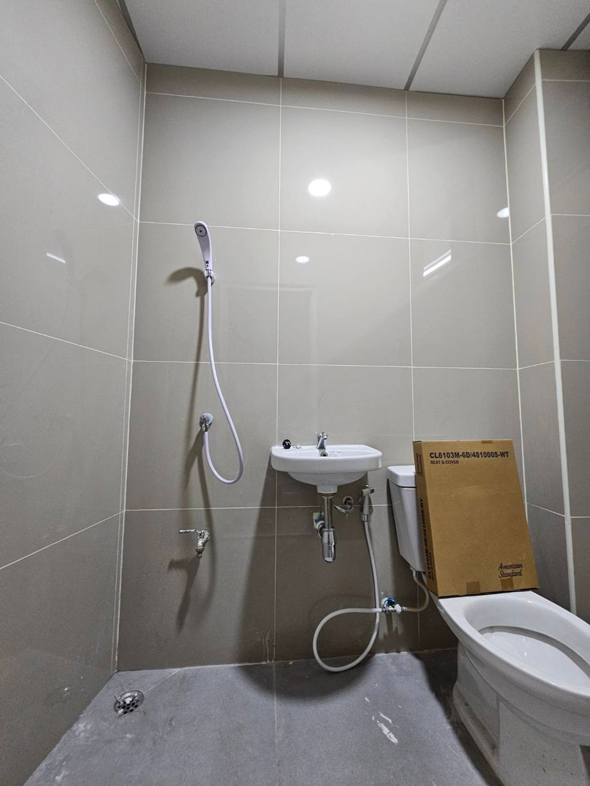 For RentShop HouseSathorn, Narathiwat : Newly Renovated 5 Storey Townhouse in Chareonrat 5, 15 min from Sathon