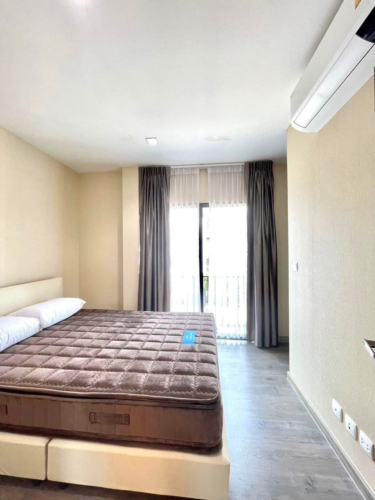 ให้เช่าบ้านปทุมธานี รังสิต ธรรมศาสตร์ : บ้านเดี่ยว 4ห้องนอน ห้องน้ำในตัวทั้งหมด ติดฟิวเจอร์ รังสิต เฟอร์นิเจอร์ครบ 10นาที ถึงสนามบิน