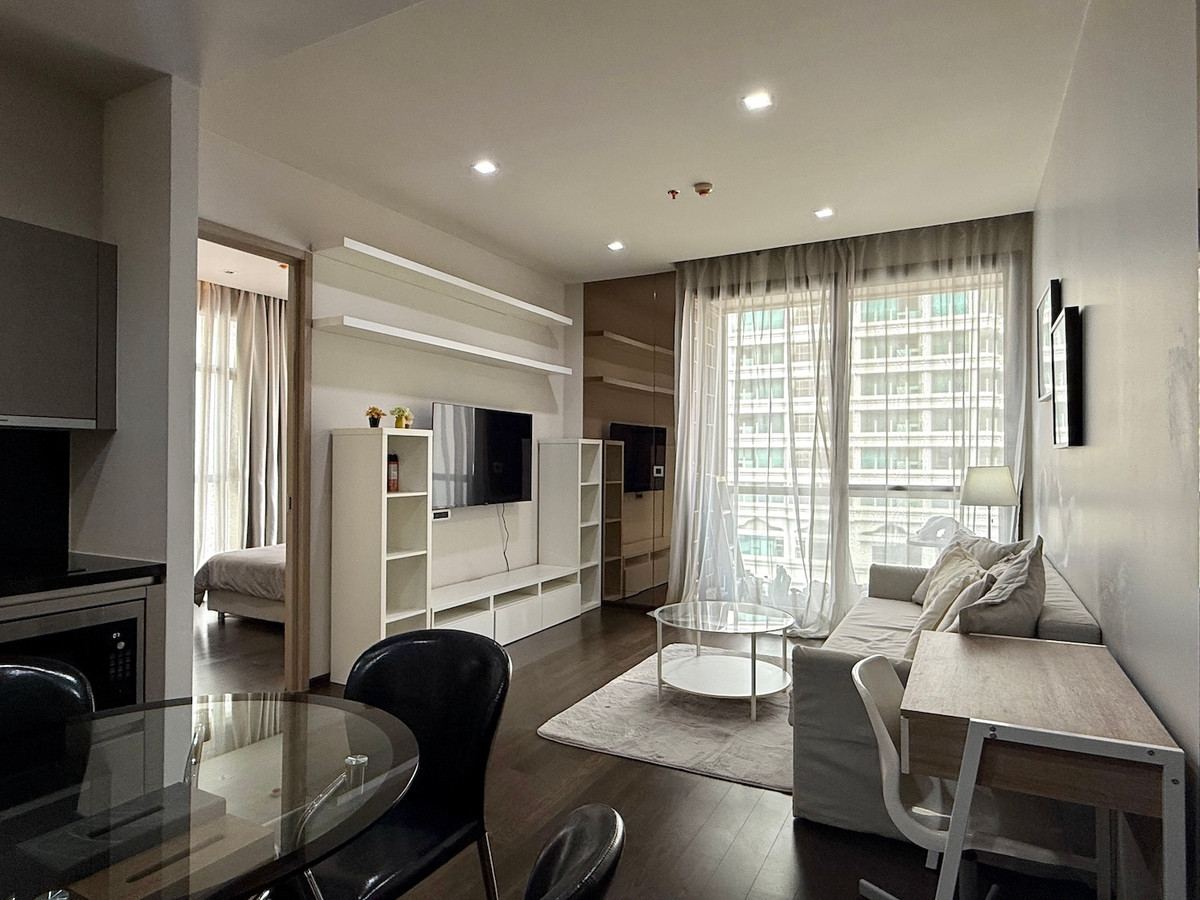 ให้เช่าคอนโดสุขุมวิท อโศก ทองหล่อ : คอนโด 1 นอน พร้อมอยู่ ใกล้ Emquatier, ตึกภิรัช และรถไฟฟ้า