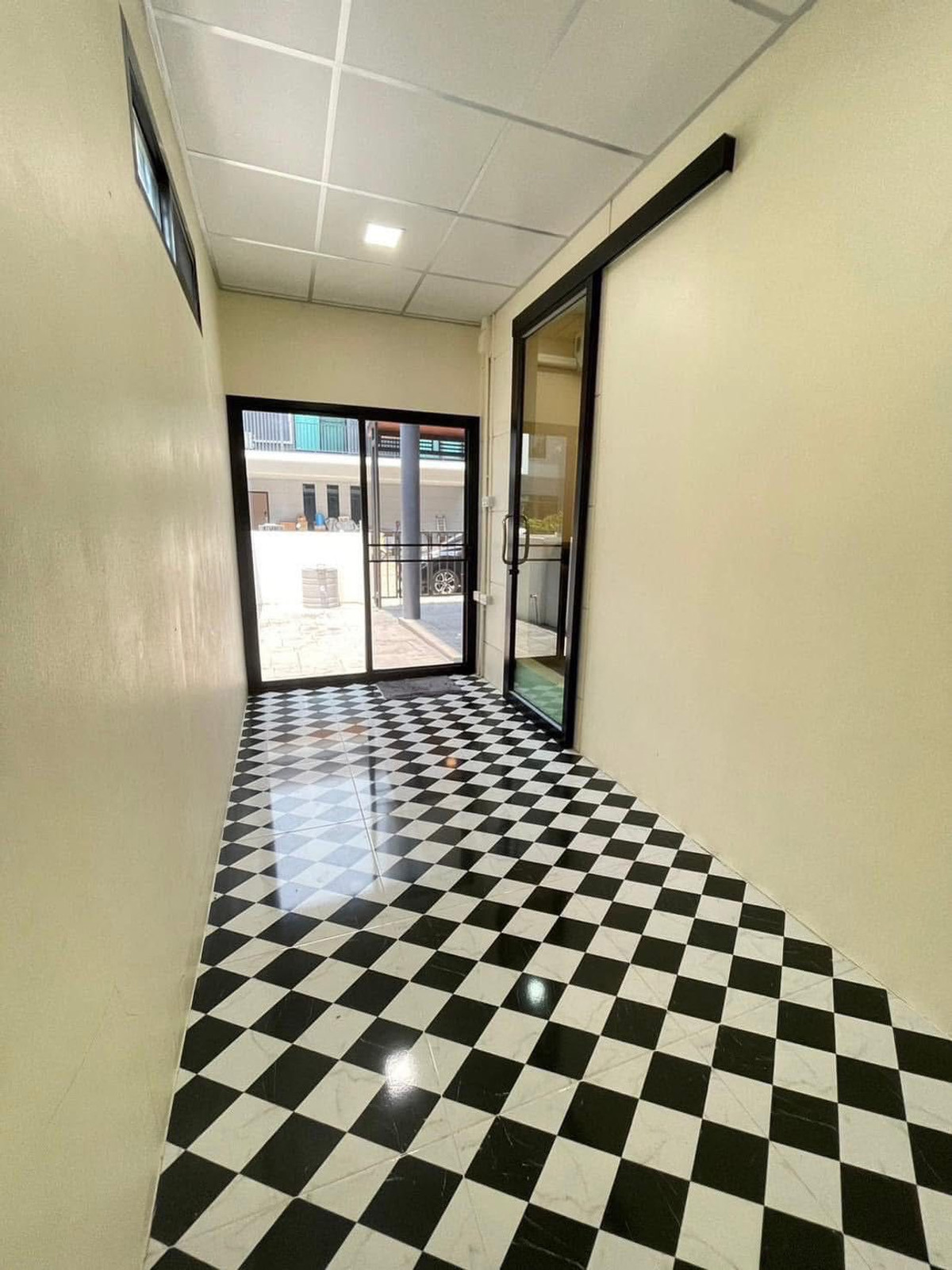 ให้เช่าบ้านปทุมธานี รังสิต ธรรมศาสตร์ : บ้านเดี่ยว 4ห้องนอน ห้องน้ำในตัวทั้งหมด ติดฟิวเจอร์ รังสิต เฟอร์นิเจอร์ครบ 10นาที ถึงสนามบิน