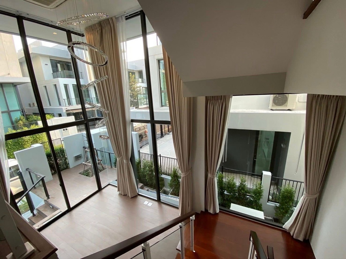 บ้านเลียบทางด่วนรามอินทรา : บ้านเดี่ยว หลังมุม แบบ Etna 4 ห้องนอน 3 ที่จอดรถ ราคาพิเศษ