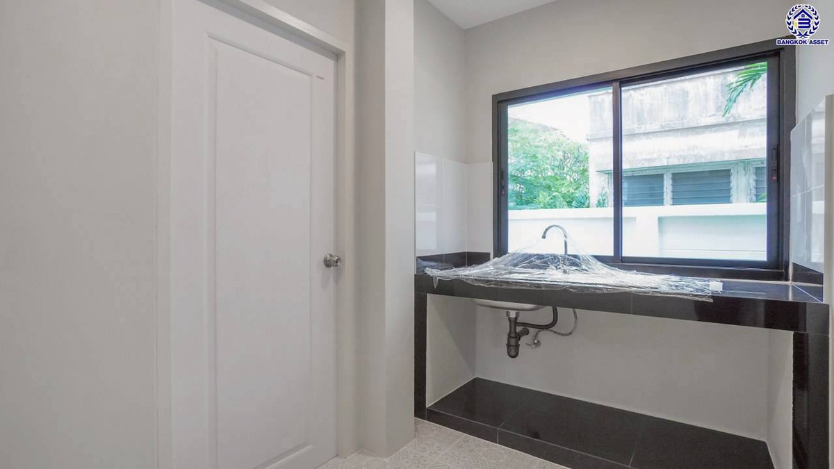 For SaleHouseNonthaburi, Bang Yai, Bangbuathong : 2-story detached house for sale, Perfect Place Rattanathibet-Sai Ma project. Near Central Rattanathibet Department Store, Central Westgate, Big C Rattanathibet, IKEA Bang Yai.