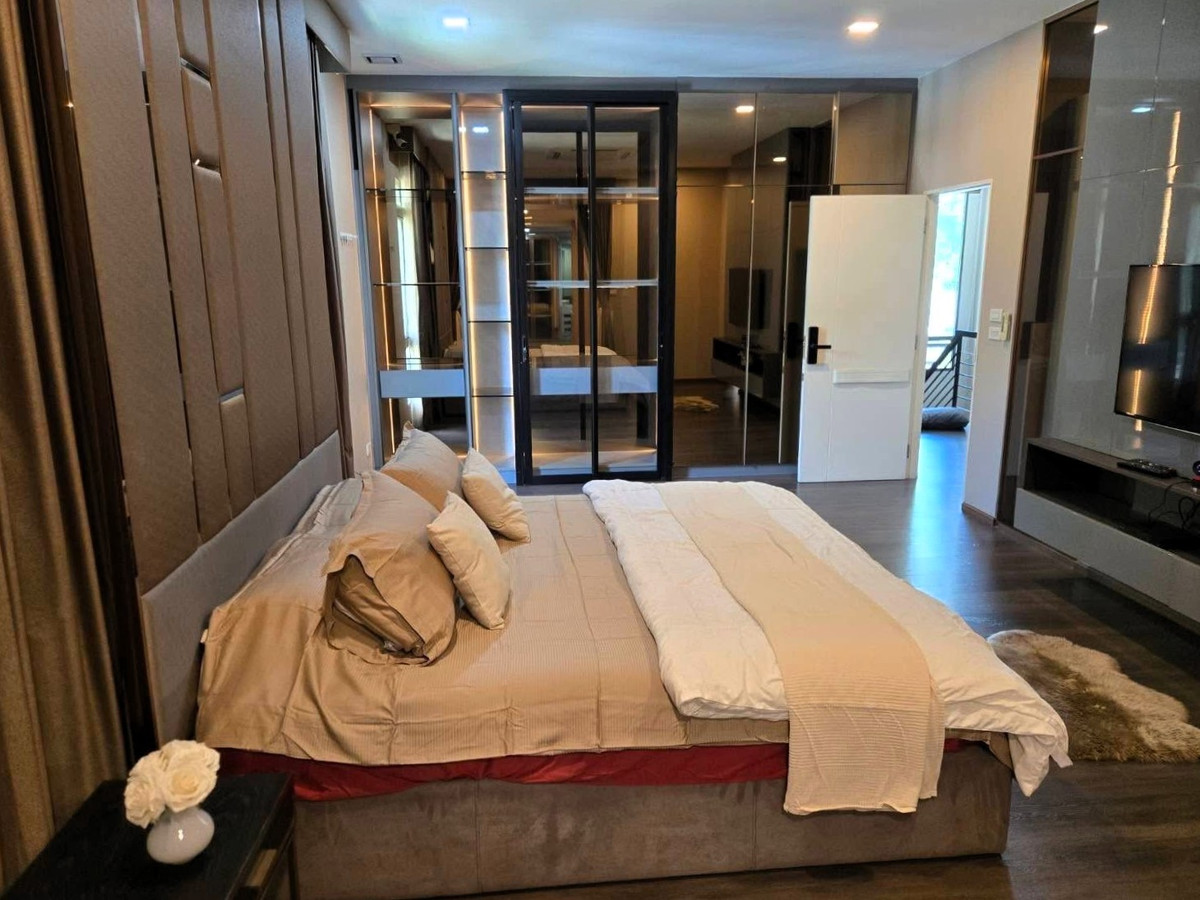 ให้เช่าบ้านบางนา แบริ่ง ลาซาล : มัณฑนา บางนา กม.7 / 5 ห้องนอน (เช่า), Mantana Bangna Km.7 / 5 Bedrooms (FOR RENT) YOK032