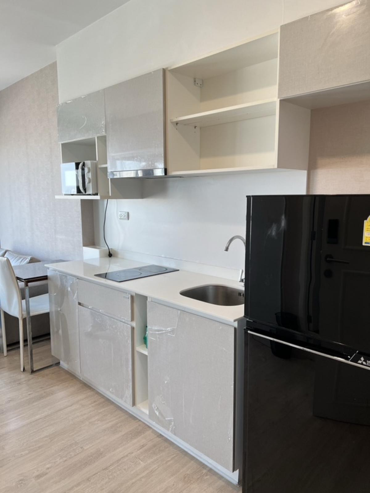 ขายคอนโดท่าพระ ตลาดพลู วุฒากาศ : The Parkland Phetkasem Thapra【𝐒𝐄𝐋𝐋 & 𝐑𝐄𝐍𝐓】🔥ห้องแต่งใหม่ โทนสบายตา เฟอร์ครบ จัดวางลงตัว🔥 ติดต่อไลน์ไอดี: @hacondo