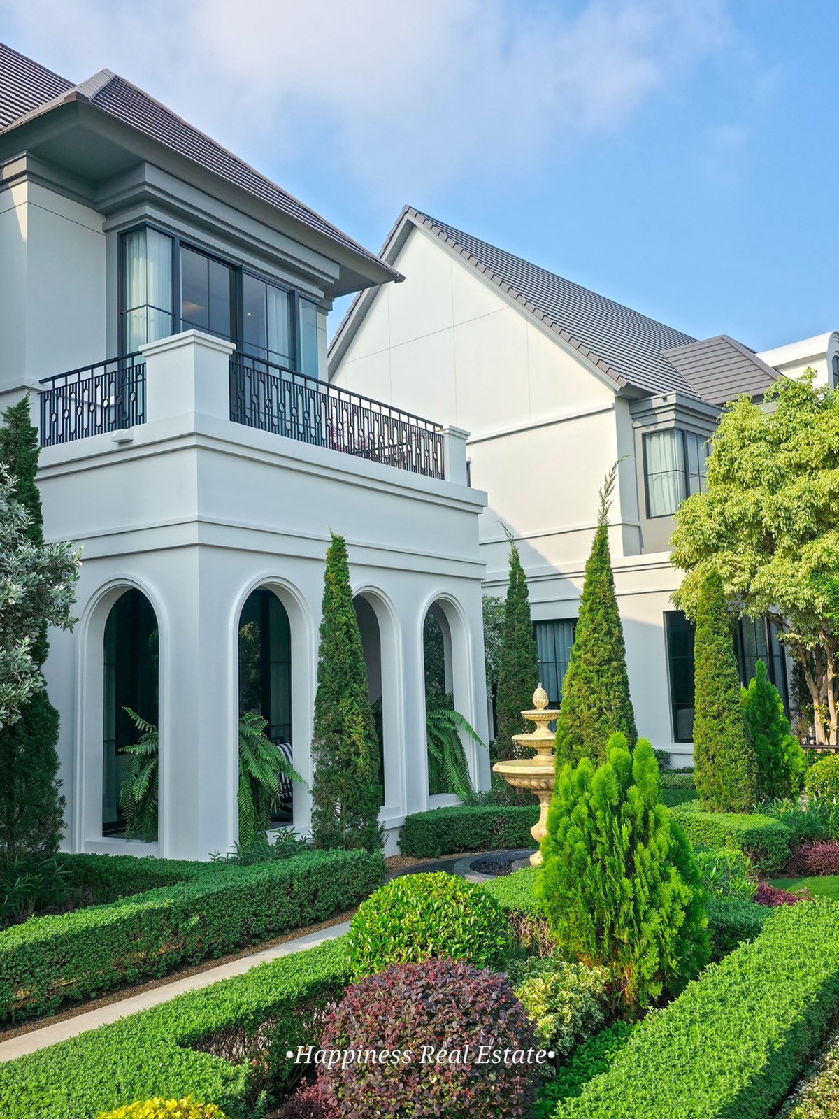 For SaleHousePattanakan, Srinakarin : Be the first owner of 𝐒𝐚𝐧𝐬𝐢𝐫𝐢 𝐋𝐮𝐱𝐮𝐫𝐲 𝐂𝐨𝐥𝐥𝐞𝐜𝐭𝐢𝐨𝐧, a house that is a symbol of victory and elegance. 𝐇𝐨𝐮𝐬𝐞 𝐨𝐟 𝐌𝐢𝐥𝐥𝐢𝐨𝐧𝐚𝐢𝐫𝐞