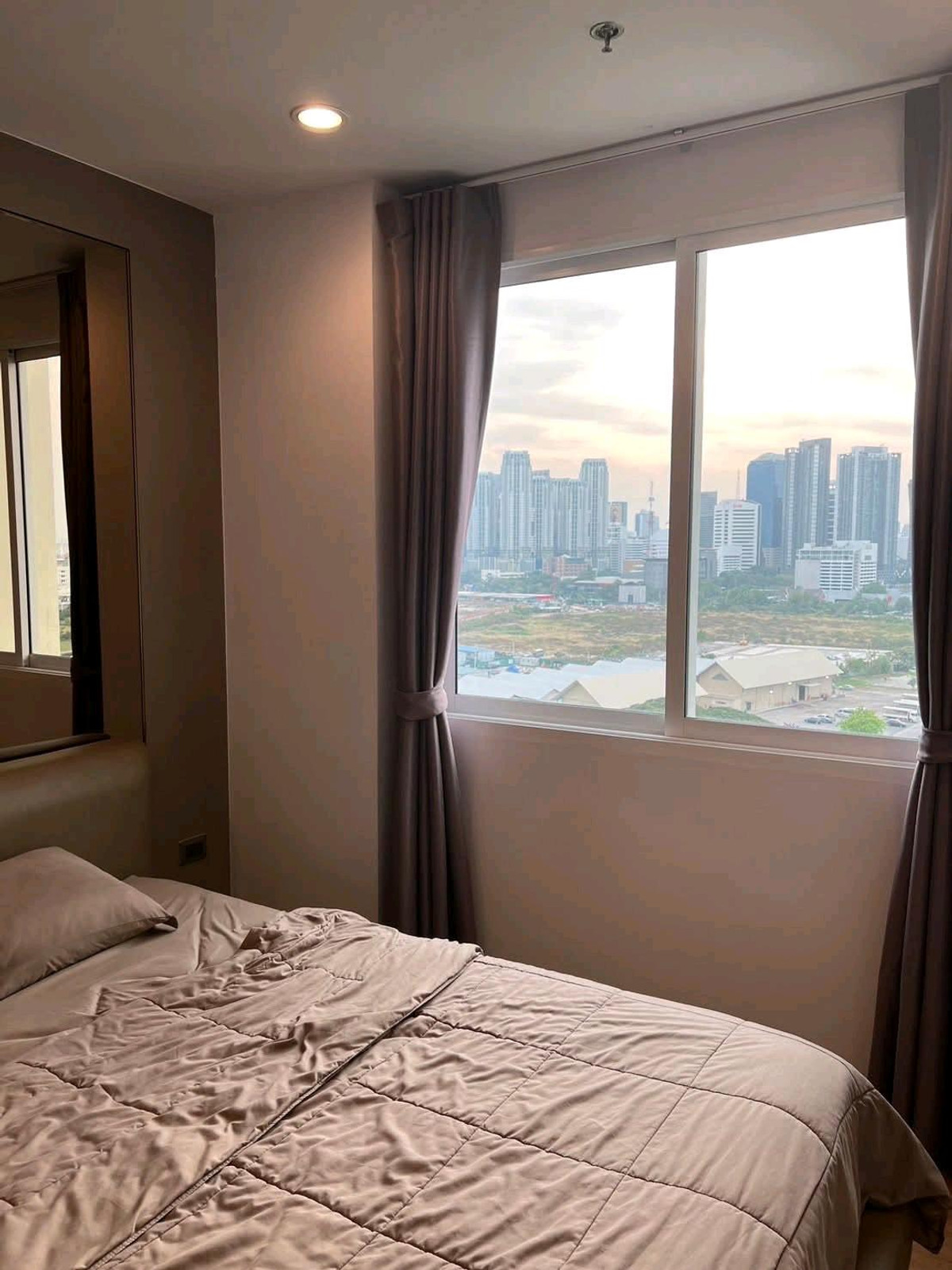 For RentCondoRama9, Petchburi, RCA : 🚇 Near MRT Cultural Center | Rama 9 - Ratchada location