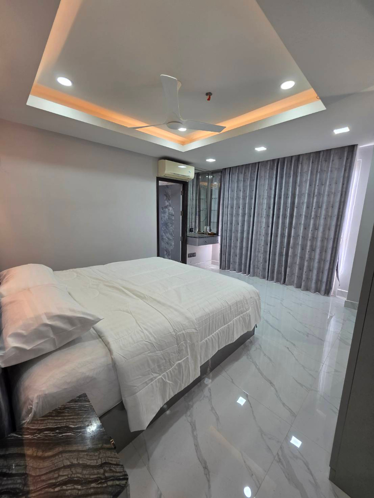 ให้เช่าคอนโดพระราม 3 สาธุประดิษฐ์ : ใกล้เซ็นทรัลพระราม3 เพียง 450 เมตร รีโนเวทห้องใหม่ๆ ชั้นสูงวิวสวย ปีใหม่ชมพลุได้สวยมากๆ มี 2 ระเบียง วิวเมือง และวิวแม่น้ำเจ้าพระยา