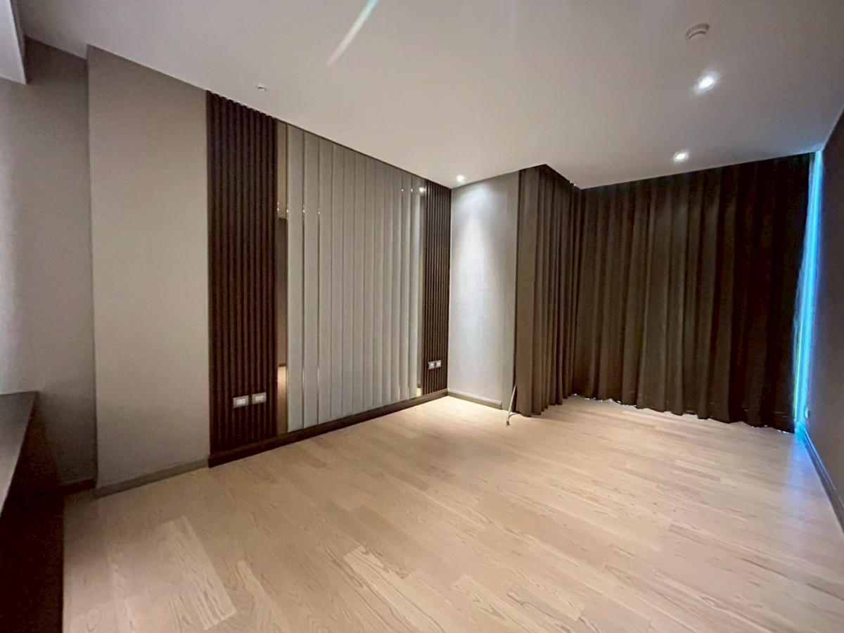 ขายคอนโดวงเวียนใหญ่ เจริญนคร : Magnolias Waterfront Residences @ ICONSIAM 3 Bed 4 Bath 217.54sqm Sale 120 MB Call 0635925888