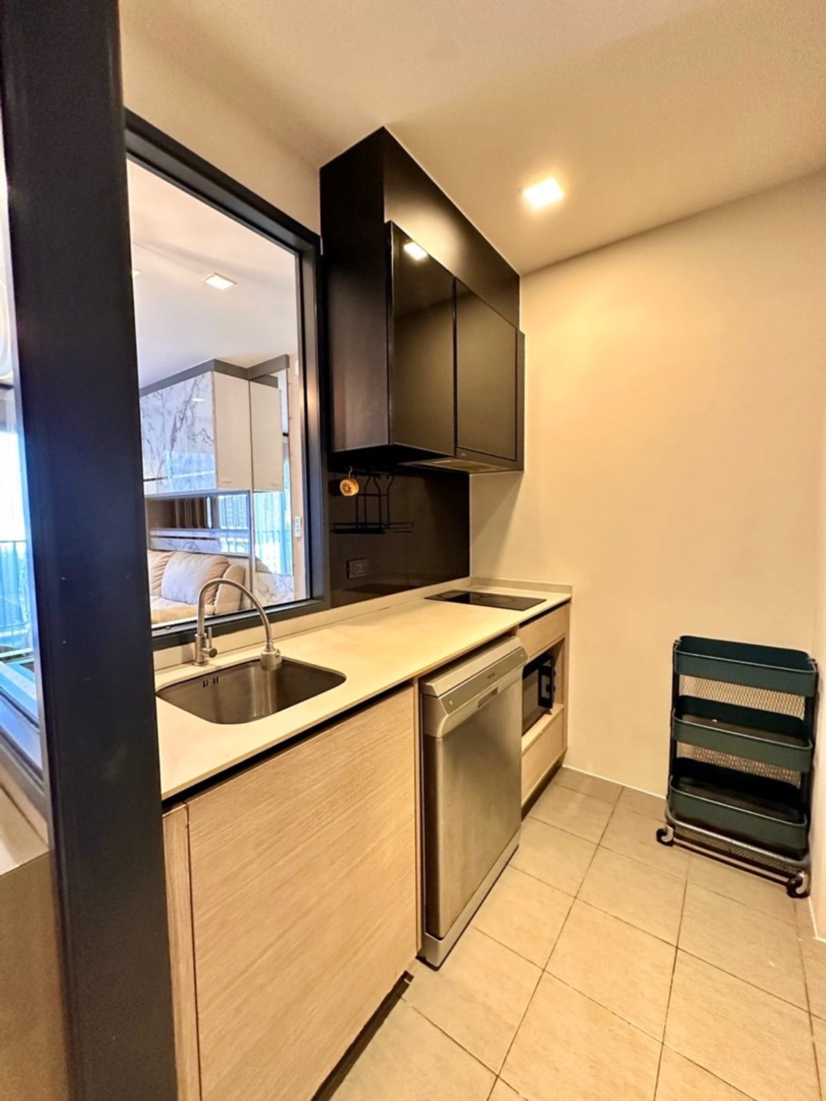 CondoRama9, Petchburi, RCA : Rent/Sell The Base Garden Rama9, fully furnished, beautiful room, ready to move in.