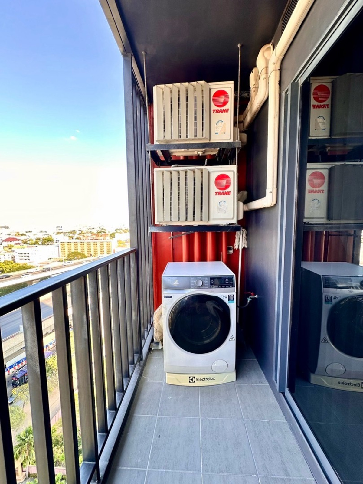 CondoRama9, Petchburi, RCA : Rent/Sell The Base Garden Rama9, fully furnished, beautiful room, ready to move in.