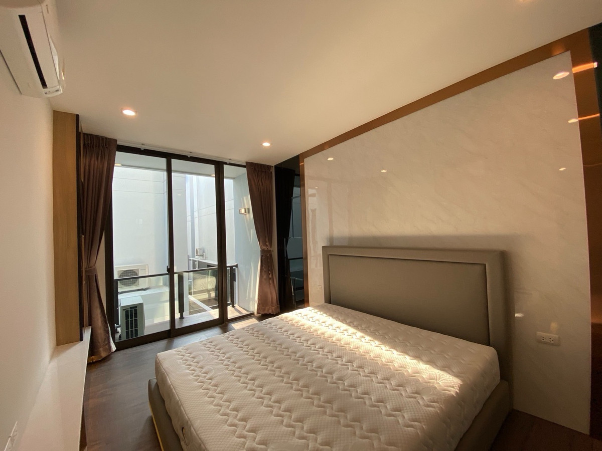 บ้านเลียบทางด่วนรามอินทรา : บ้านเดี่ยว หลังมุม แบบ Etna 4 ห้องนอน 3 ที่จอดรถ ราคาพิเศษ