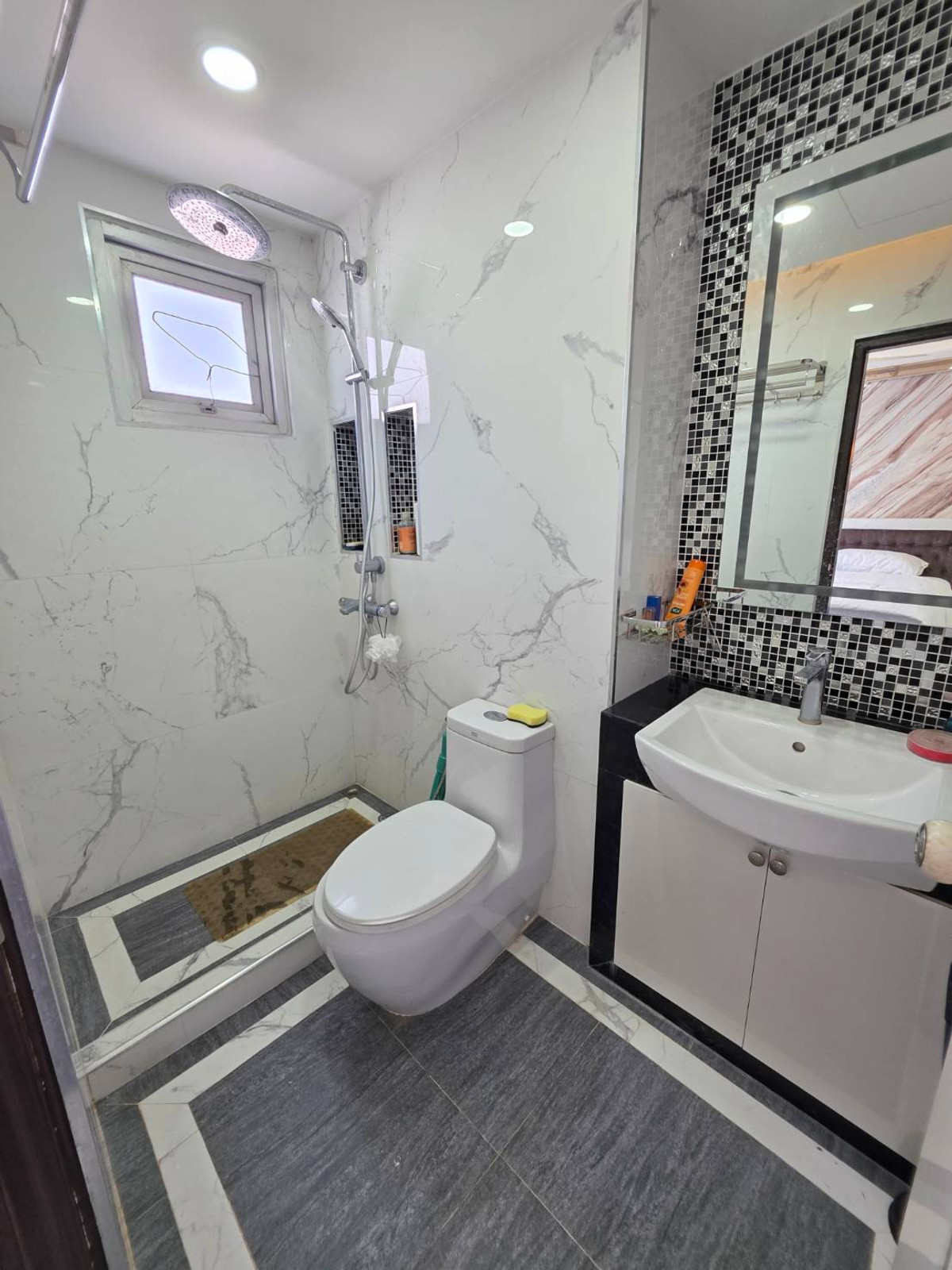 ให้เช่าคอนโดพระราม 3 สาธุประดิษฐ์ : ใกล้เซ็นทรัลพระราม3 เพียง 450 เมตร รีโนเวทห้องใหม่ๆ ชั้นสูงวิวสวย ปีใหม่ชมพลุได้สวยมากๆ มี 2 ระเบียง วิวเมือง และวิวแม่น้ำเจ้าพระยา