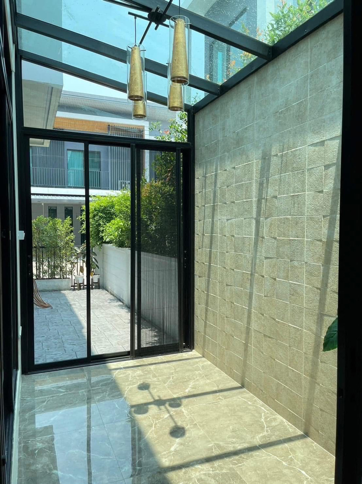 ให้เช่าบ้านปทุมธานี รังสิต ธรรมศาสตร์ : บ้านเดี่ยว 4ห้องนอน ห้องน้ำในตัวทั้งหมด ติดฟิวเจอร์ รังสิต เฟอร์นิเจอร์ครบ 10นาที ถึงสนามบิน