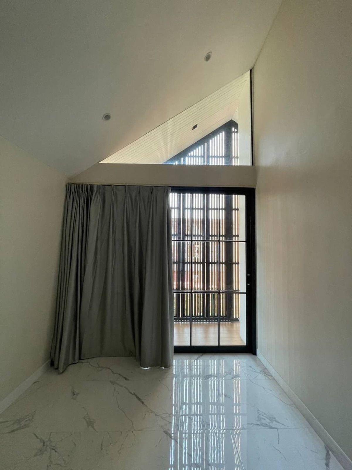 ให้เช่าทาวน์โฮมลาดพร้าว101 แฮปปี้แลนด์ : หมู่บ้านอยู่เจริญ / 3 ห้องนอน (เช่า), Mooban Yoocharoen / 3 Bedrooms (FOR RENT) BZD127