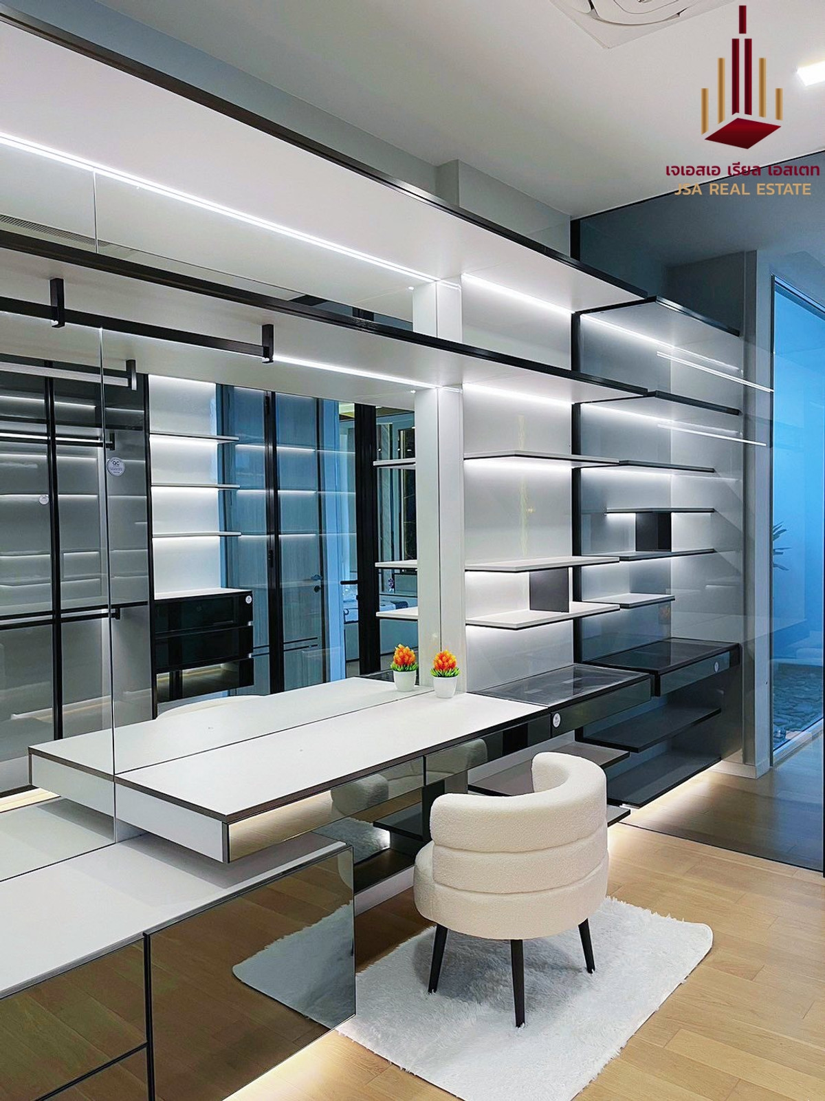 ให้เช่าบ้านเลียบทางด่วนรามอินทรา : ✨ For Rent:  VIVE Ekkamai - Ramintra✨ 💰 Only 300,000 THB/month