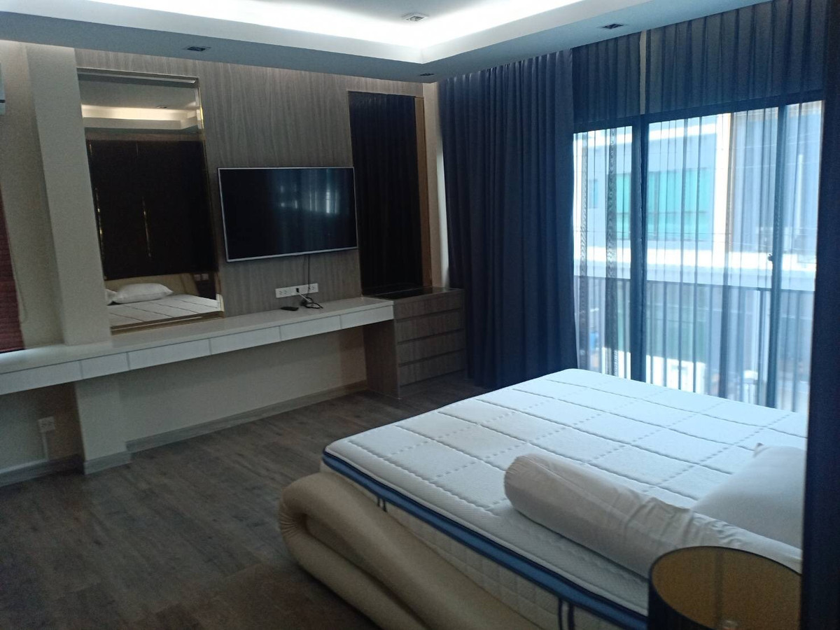 ให้เช่าบ้านปทุมธานี รังสิต ธรรมศาสตร์ : บ้านเดี่ยว 4ห้องนอน ห้องน้ำในตัวทั้งหมด ติดฟิวเจอร์ รังสิต เฟอร์นิเจอร์ครบ 10นาที ถึงสนามบิน