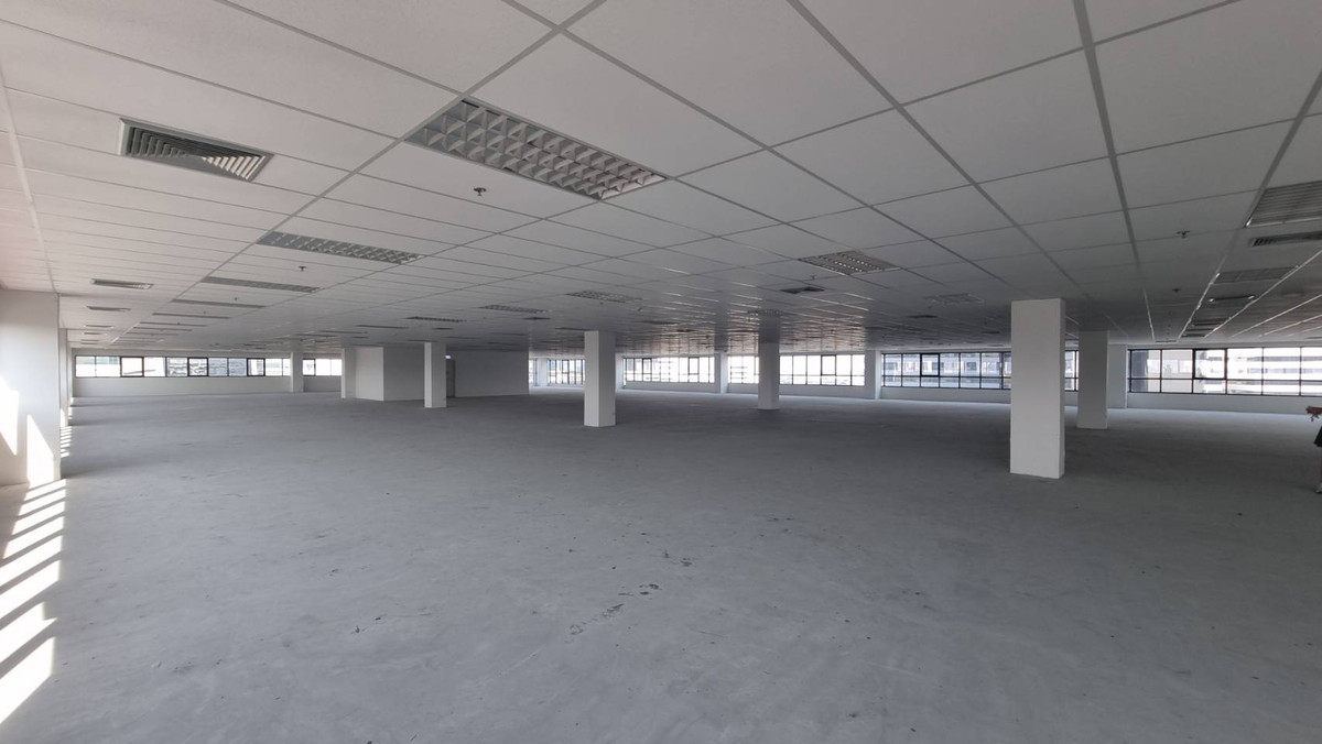 For RentOfficeRama9, Petchburi, RCA : Large Office for Rent – 1,656 sq.m. near MRT Rama 9