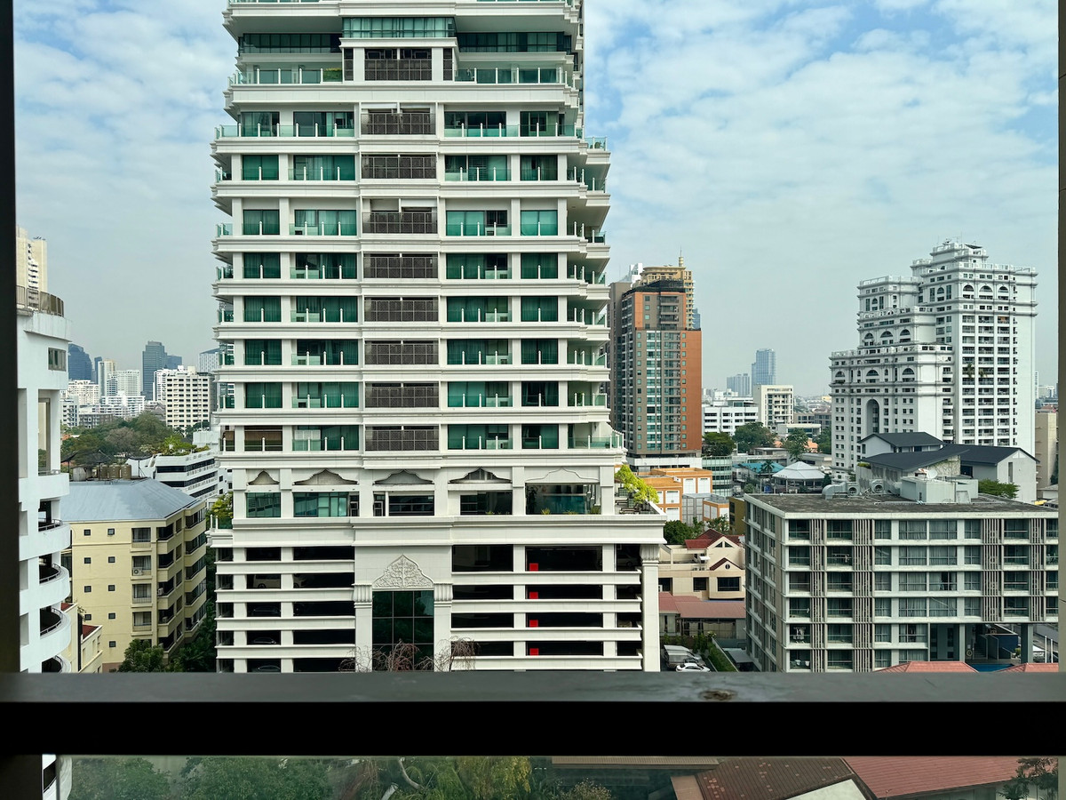 ให้เช่าคอนโดสุขุมวิท อโศก ทองหล่อ : คอนโด 1 นอน พร้อมอยู่ ใกล้ Emquatier, ตึกภิรัช และรถไฟฟ้า