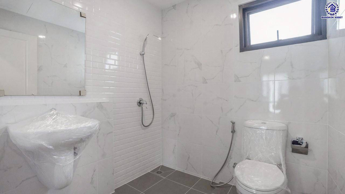 For SaleHouseNonthaburi, Bang Yai, Bangbuathong : 2-story detached house for sale, Perfect Place Rattanathibet-Sai Ma project. Near Central Rattanathibet Department Store, Central Westgate, Big C Rattanathibet, IKEA Bang Yai.