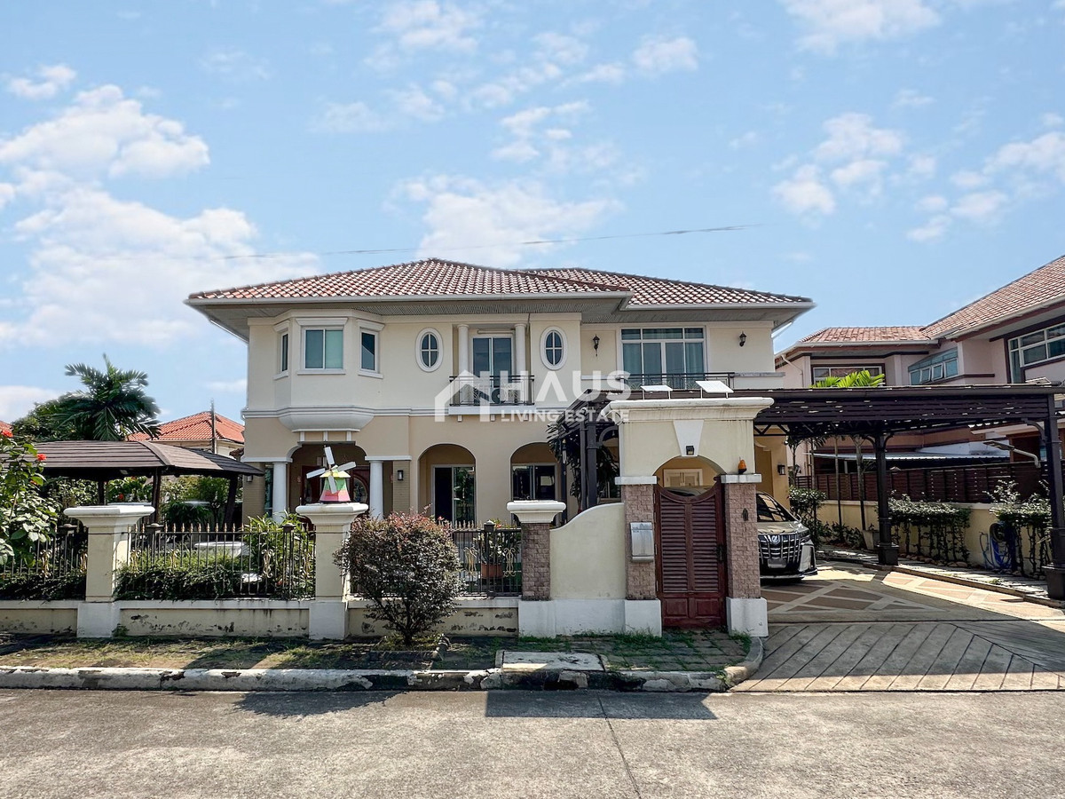 For SaleHousePinklao, Charansanitwong : Every once in a while there will be a sale. Village next to Ratchaphruek Road Corner plot and the back of the house won't hit anyone. Built-in already worth almost 5 million 🔥 Single house for sale, Chuan Chuen Regent Ratchaphruek 🔥 Chuan Chuen Regent Rat