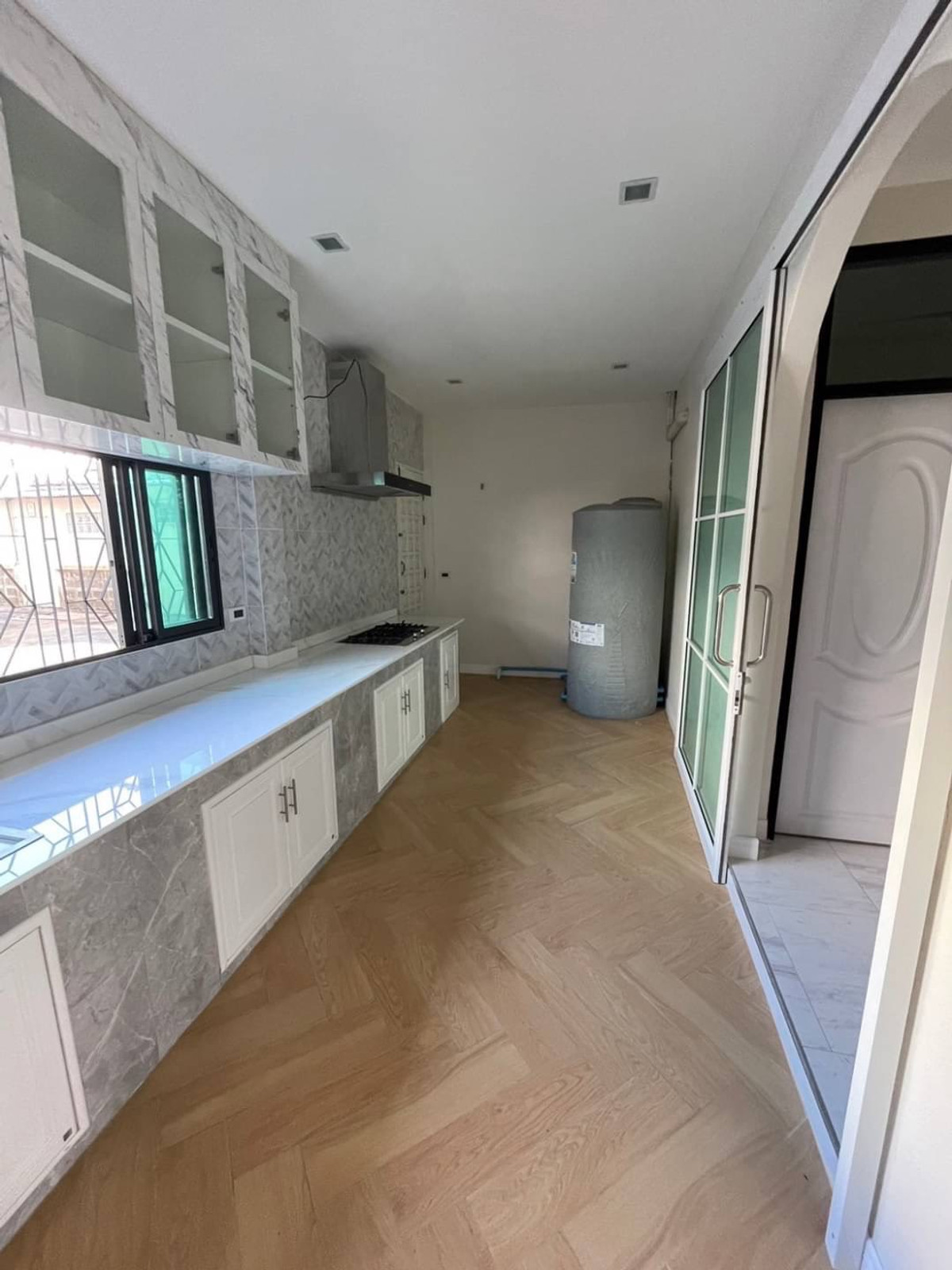 ให้เช่าทาวน์โฮมลาดพร้าว101 แฮปปี้แลนด์ : หมู่บ้านอยู่เจริญ / 3 ห้องนอน (เช่า), Mooban Yoocharoen / 3 Bedrooms (FOR RENT) BZD127