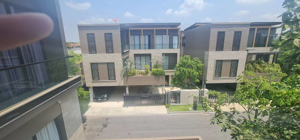 ขายบ้านพัฒนาการ ศรีนครินทร์ : ขายบ้าน Vana Residence กรุงเทพฯกรีฑา ราคาดีที่สุดติดต่อผึ้งรติ 061-94-19639