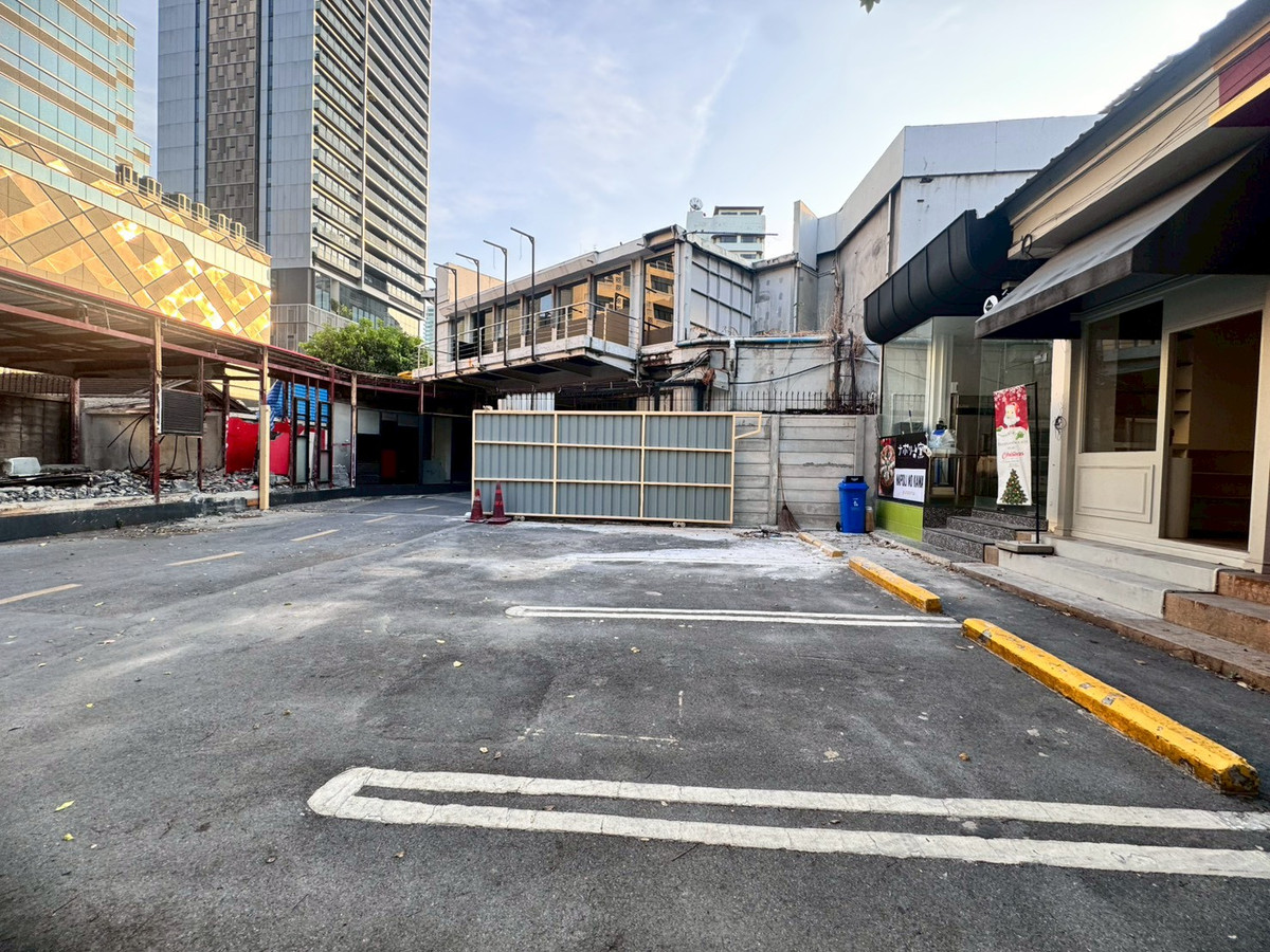 For RentRetail SpaceSukhumvit, Asoke, Thonglor : Small space for rent, Thonglor 13, only 100 meters into the alley, suitable for doing business (N.1978)