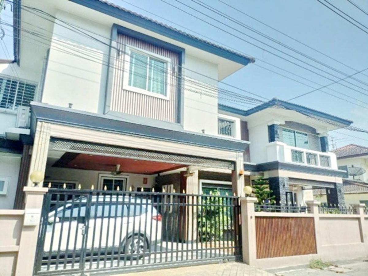 For RentHouseKaset Nawamin,Ladplakao : MRT Ladprao 71 2.9km. Two story detached house for rent 4bed 3bath in NakNiwas Ladprao71 Chokchai4 L
