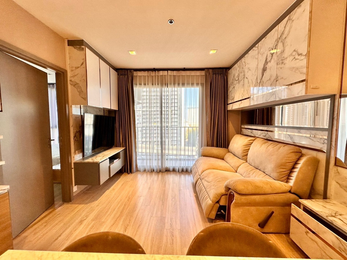 CondoRama9, Petchburi, RCA : Rent/Sell The Base Garden Rama9, fully furnished, beautiful room, ready to move in.