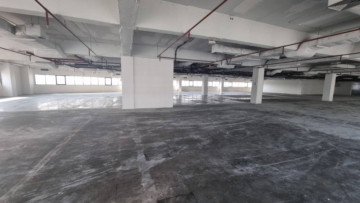 For RentOfficeRama9, Petchburi, RCA : Large Office for Rent – 1,385 sq.m. near MRT Rama 9