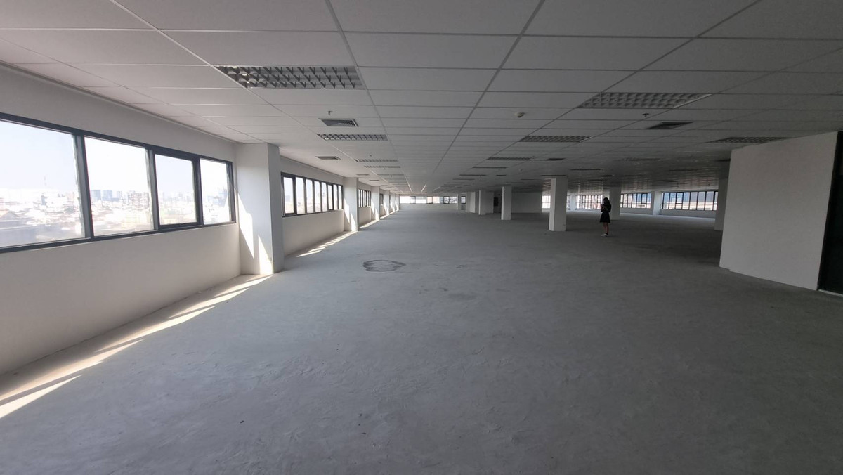 For RentOfficeRama9, Petchburi, RCA : Large Office for Rent – 1,656 sq.m. near MRT Rama 9