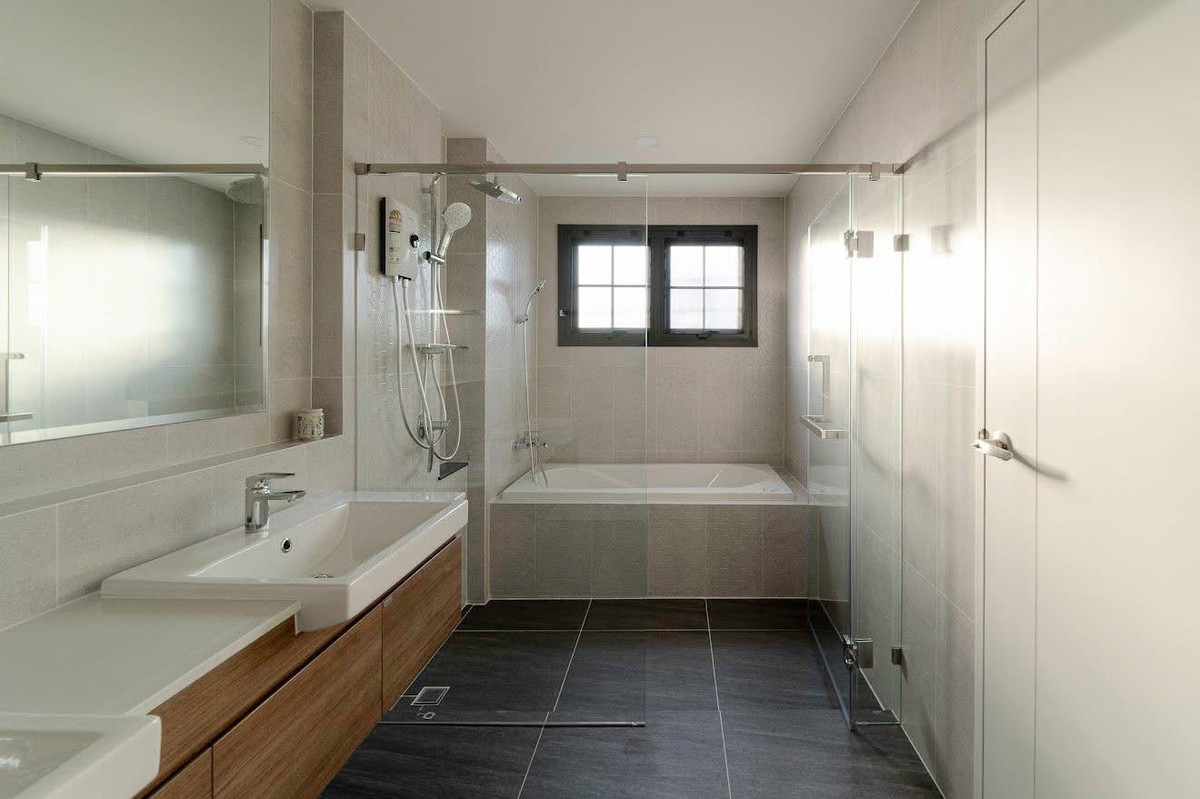 For RentHouseBangna, Bearing, Lasalle : ✨[ 𝐅𝐎𝐑 𝐑𝐄𝐍𝐓] Beautifully decorated detached house. Near Mega Bangna 🌳 ✅ For rent 𝟏𝟓𝟎,𝟎𝟎𝟎 baht / month