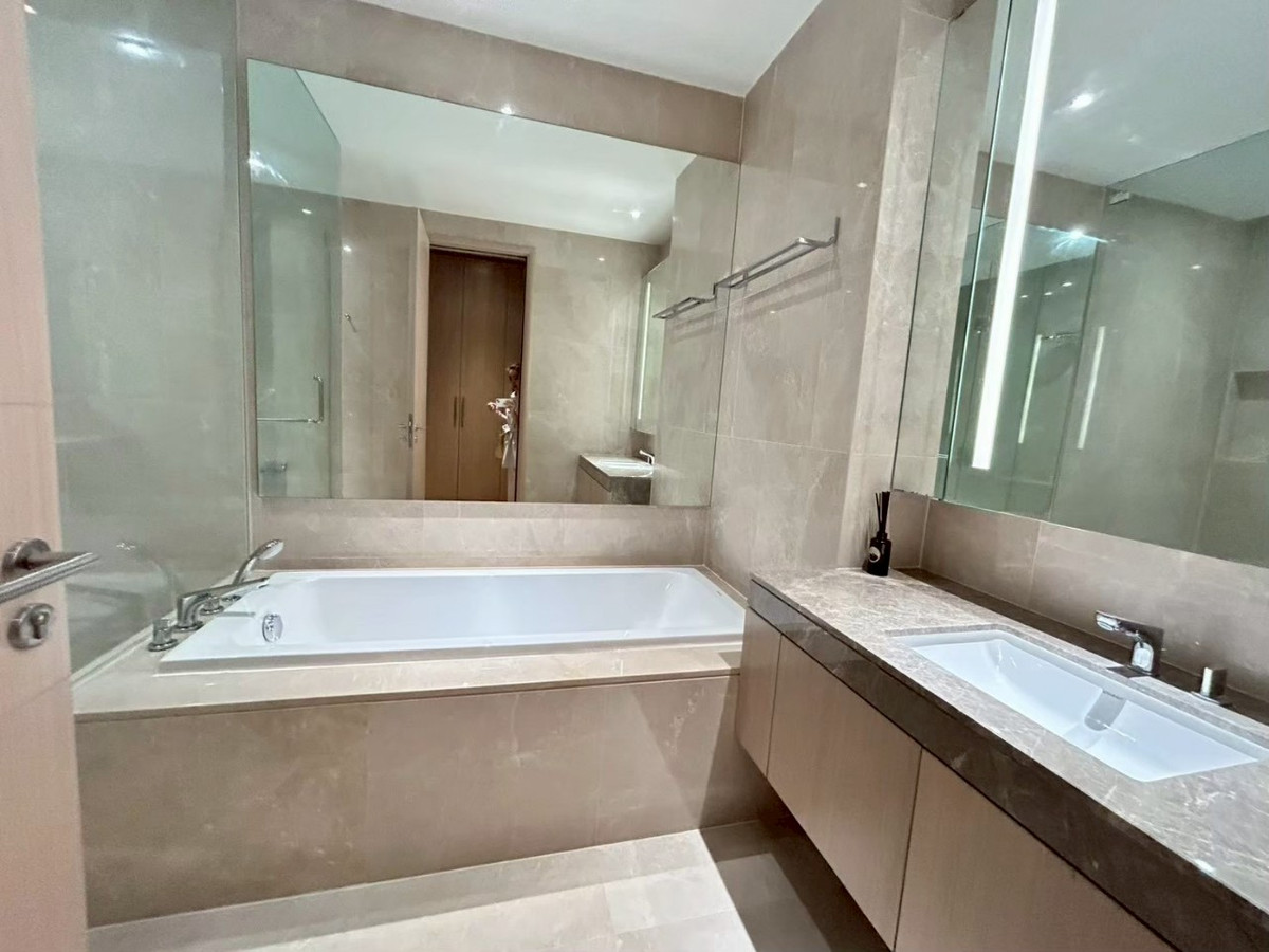 ขายคอนโดวงเวียนใหญ่ เจริญนคร : Magnolias Waterfront Residences @ ICONSIAM 3 Bed 4 Bath 217.54sqm Sale 120 MB Call 0635925888