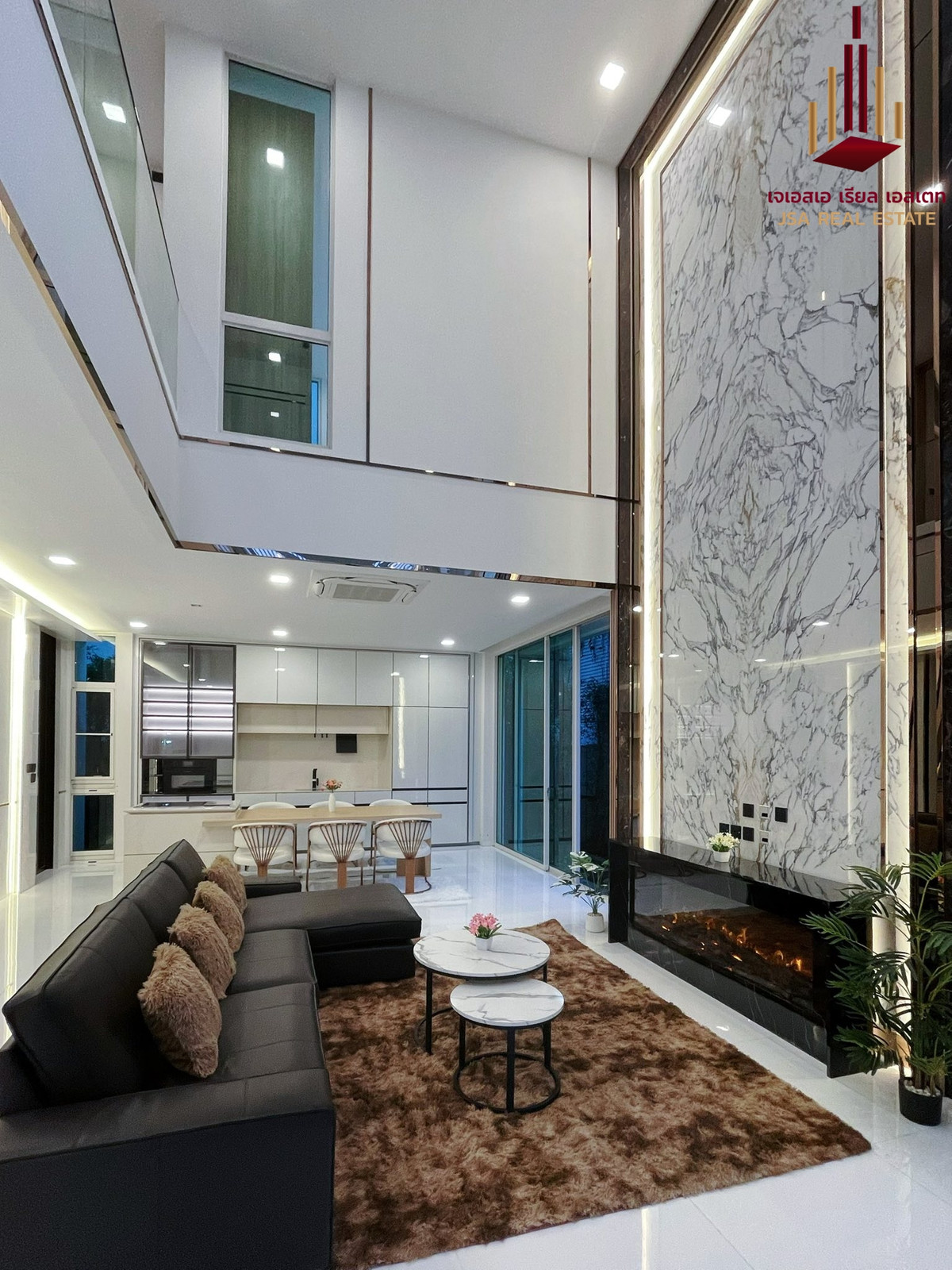 ให้เช่าบ้านเลียบทางด่วนรามอินทรา : ✨ For Rent:  VIVE Ekkamai - Ramintra✨ 💰 Only 300,000 THB/month