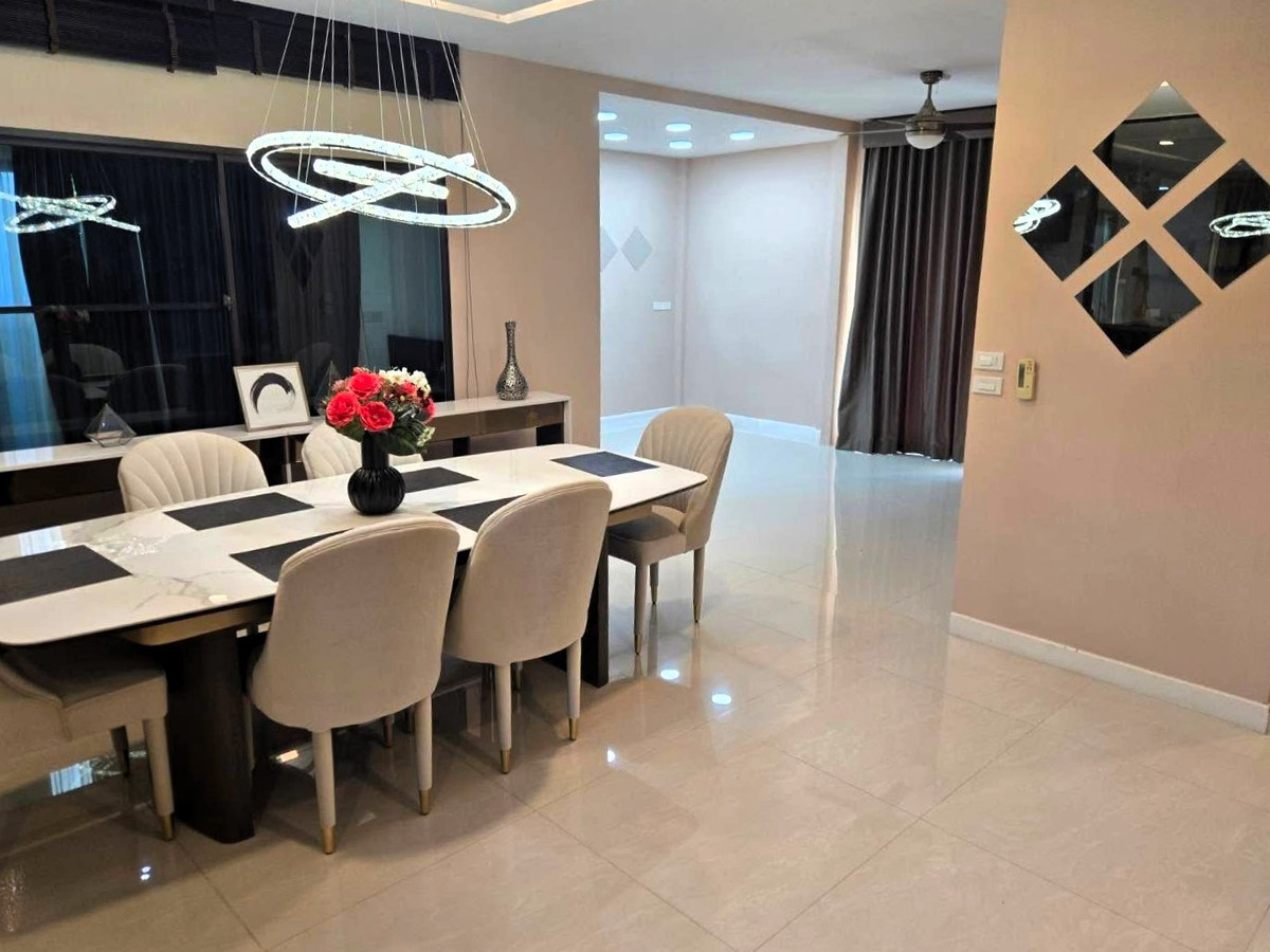 ให้เช่าบ้านบางนา แบริ่ง ลาซาล : มัณฑนา บางนา กม.7 / 5 ห้องนอน (เช่า), Mantana Bangna Km.7 / 5 Bedrooms (FOR RENT) YOK032