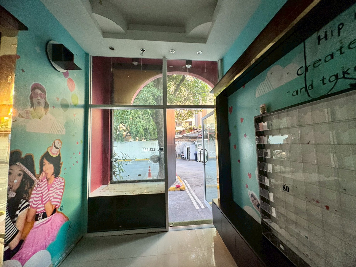 For RentRetail SpaceSukhumvit, Asoke, Thonglor : Small space for rent, Thonglor 13, only 100 meters into the alley, suitable for doing business (N.1978)