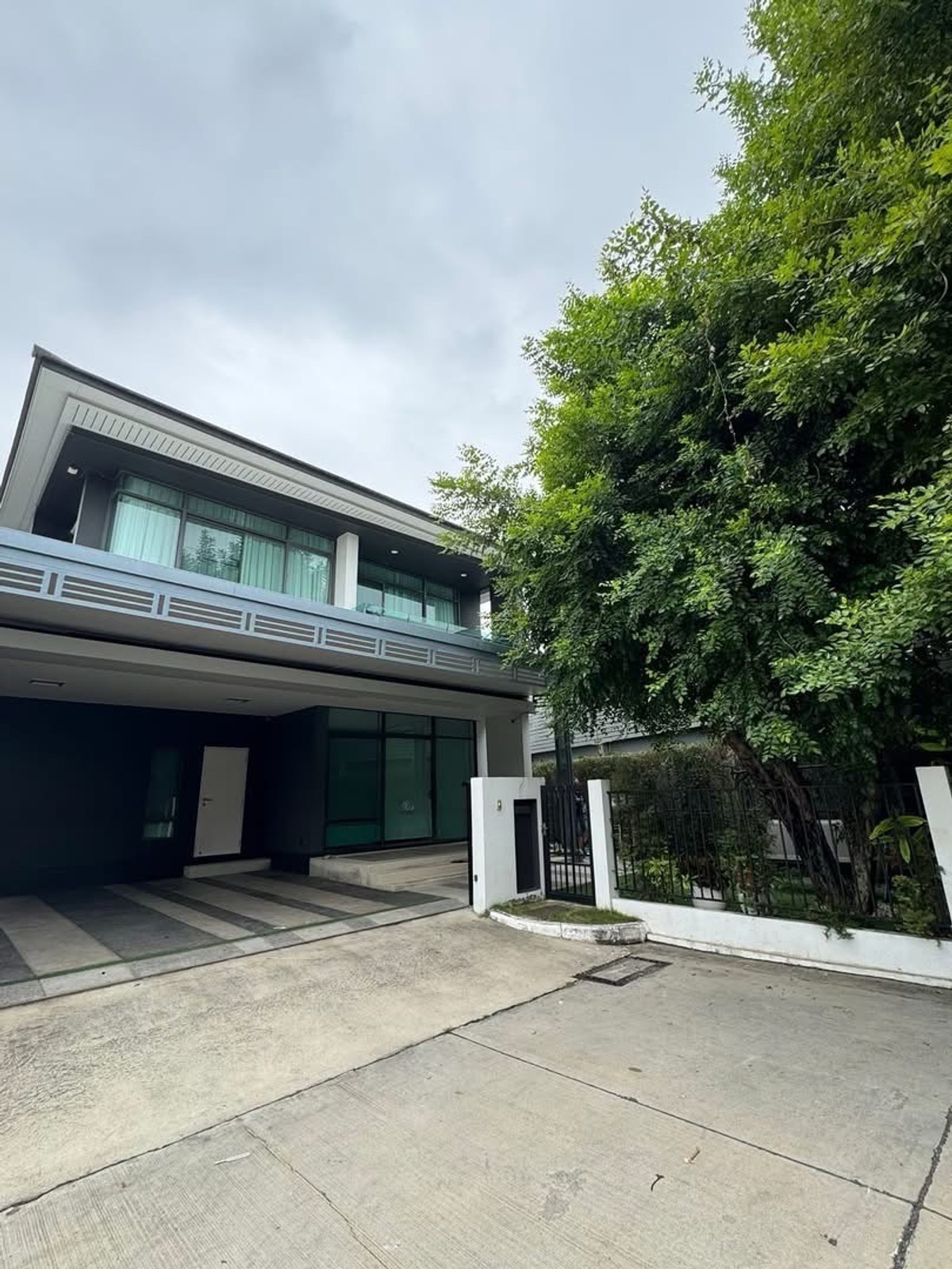 ขายบ้านพัฒนาการ ศรีนครินทร์ : ขายบ้านเดี่ยว หลังมุม เศรษฐสิริ กรุงเทพกรีฑา