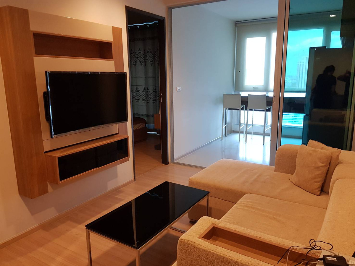For RentCondoSathorn, Narathiwat : (for rent) RHYTHM Sathorn 🚆 near BTS Saphan Taksin