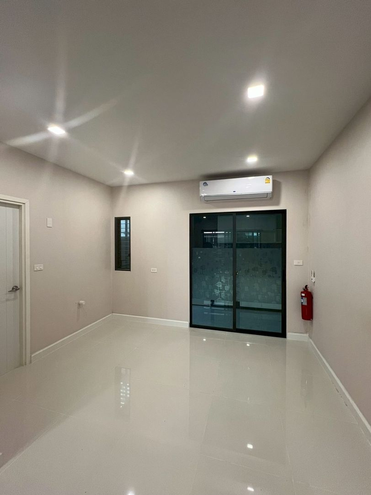 For SaleTownhomeBangna, Bearing, Lasalle : 20 sq m, 3 bedrooms, 2 bathrooms, 2-story townhome, Patio Bangna Wongwaen.