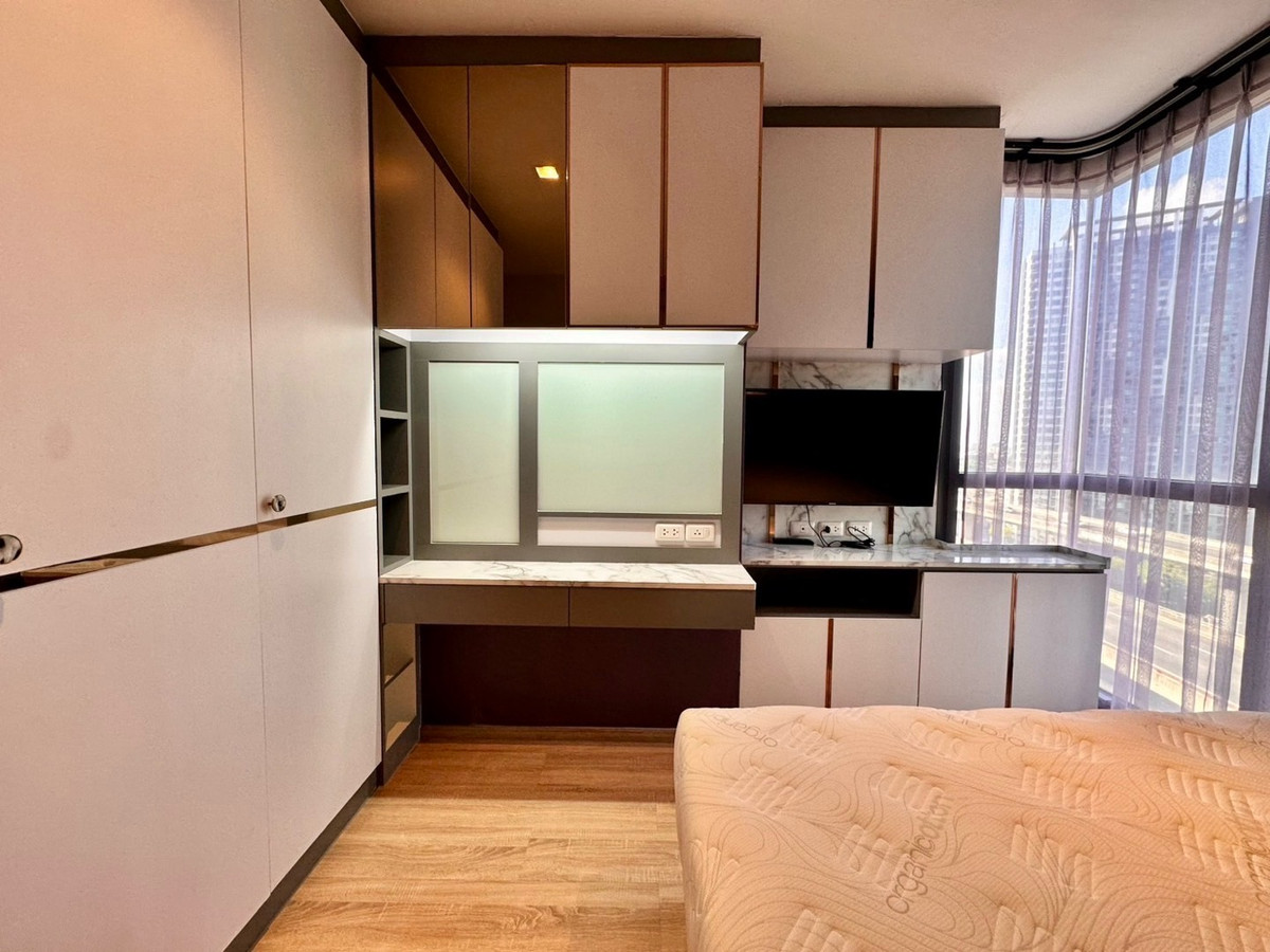 CondoRama9, Petchburi, RCA : Rent/Sell The Base Garden Rama9, fully furnished, beautiful room, ready to move in.