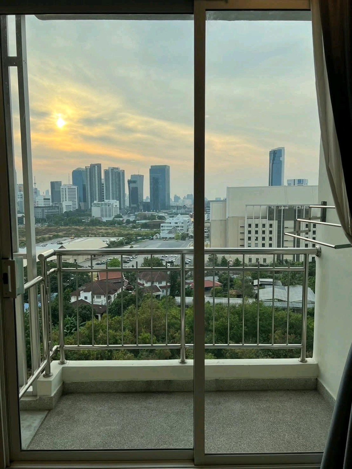 For RentCondoRama9, Petchburi, RCA : 🚇 Near MRT Cultural Center | Rama 9 - Ratchada location