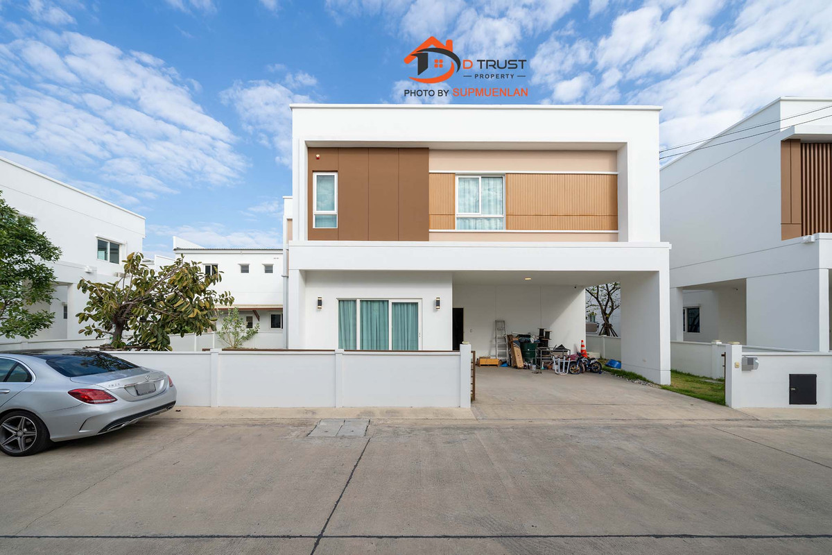 For RentHouseMahachai Samut Sakhon : Single house for rent, Moden Rama 2, 4 bedrooms, 4 bathrooms, 65.80 sq m, parking for 2 cars.