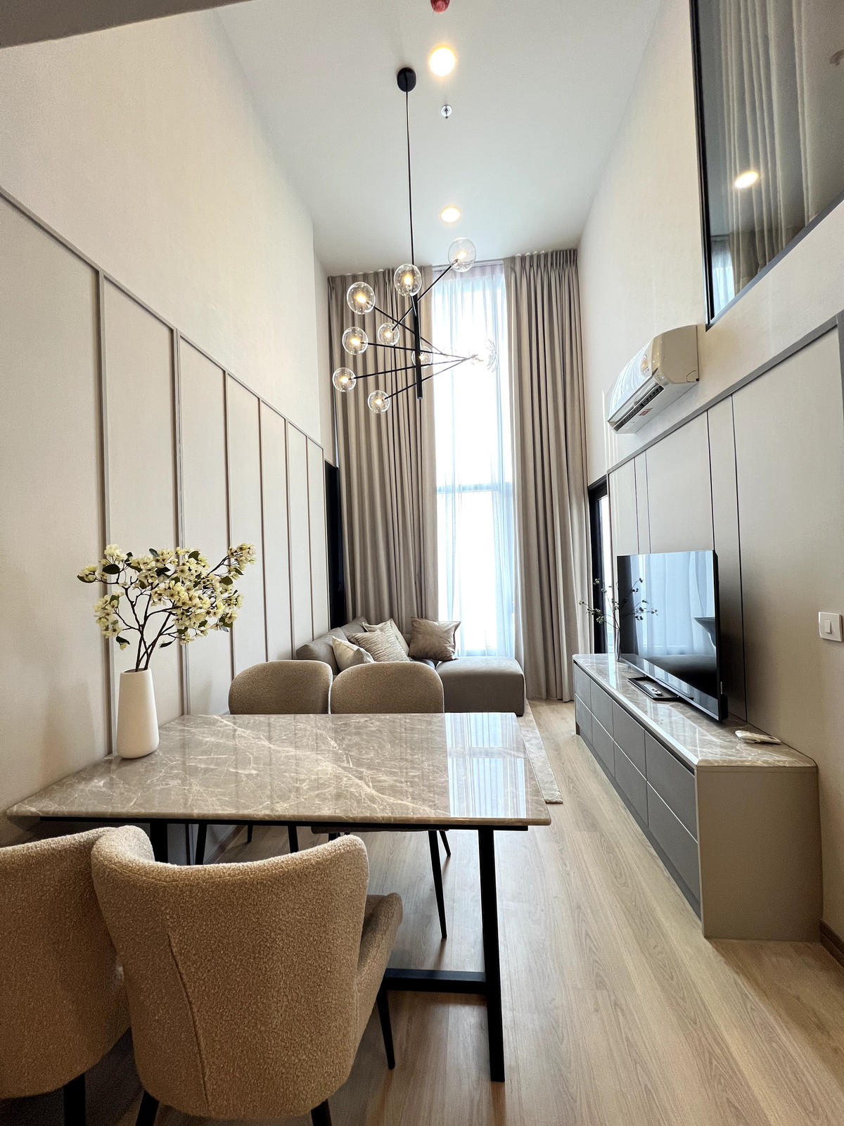 For RentCondoKhlongtoei, Kluaynamthai : ✨ New room, never rented, Life Rama 4–Asoke, 2 bedrooms, high floor, city view, fully furnished, high quality mattress. Ready to move in | near MRT Queen Sirikit Center