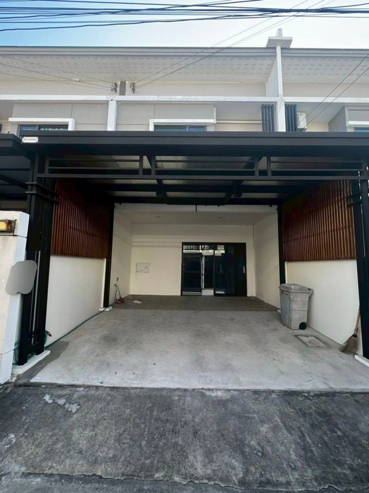 For SaleTownhomeBangna, Bearing, Lasalle : 20 sq m, 3 bedrooms, 2 bathrooms, 2-story townhome, Patio Bangna Wongwaen.