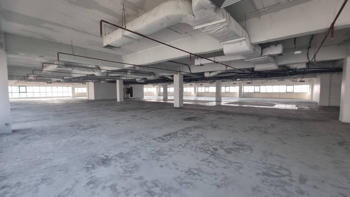 For RentOfficeRama9, Petchburi, RCA : Large Office for Rent – 1,385 sq.m. near MRT Rama 9