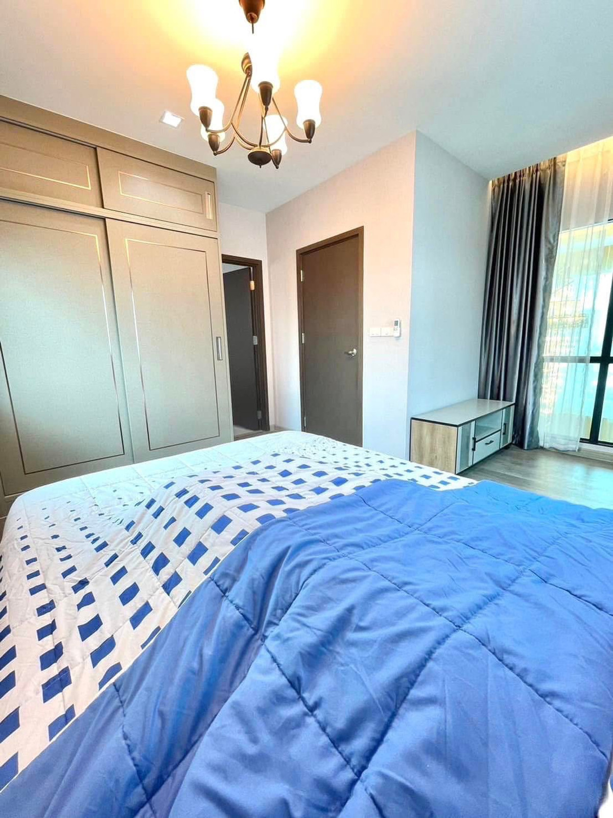 ให้เช่าบ้านปทุมธานี รังสิต ธรรมศาสตร์ : บ้านเดี่ยว 4ห้องนอน ห้องน้ำในตัวทั้งหมด ติดฟิวเจอร์ รังสิต เฟอร์นิเจอร์ครบ 10นาที ถึงสนามบิน