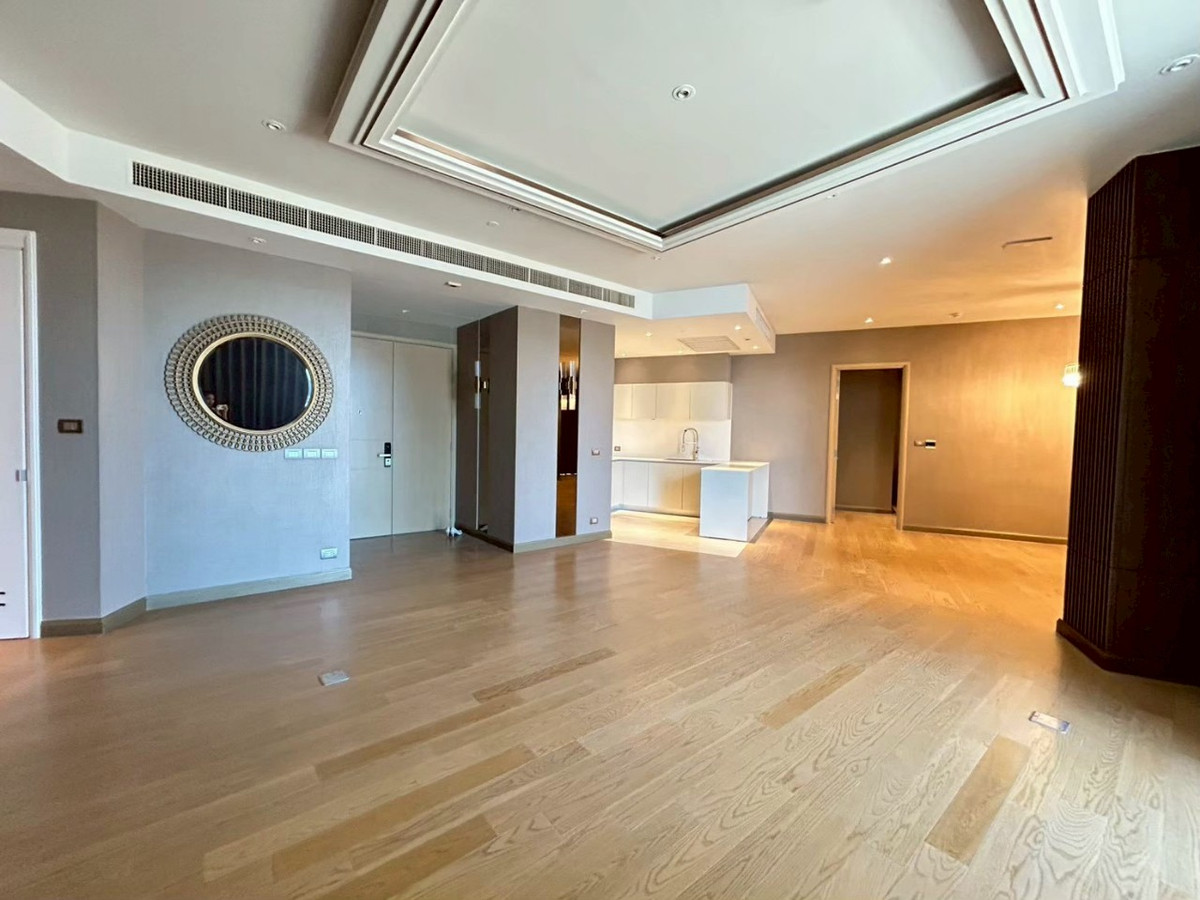 ขายคอนโดวงเวียนใหญ่ เจริญนคร : Magnolias Waterfront Residences @ ICONSIAM 3 Bed 4 Bath 217.54sqm Sale 120 MB Call 0635925888