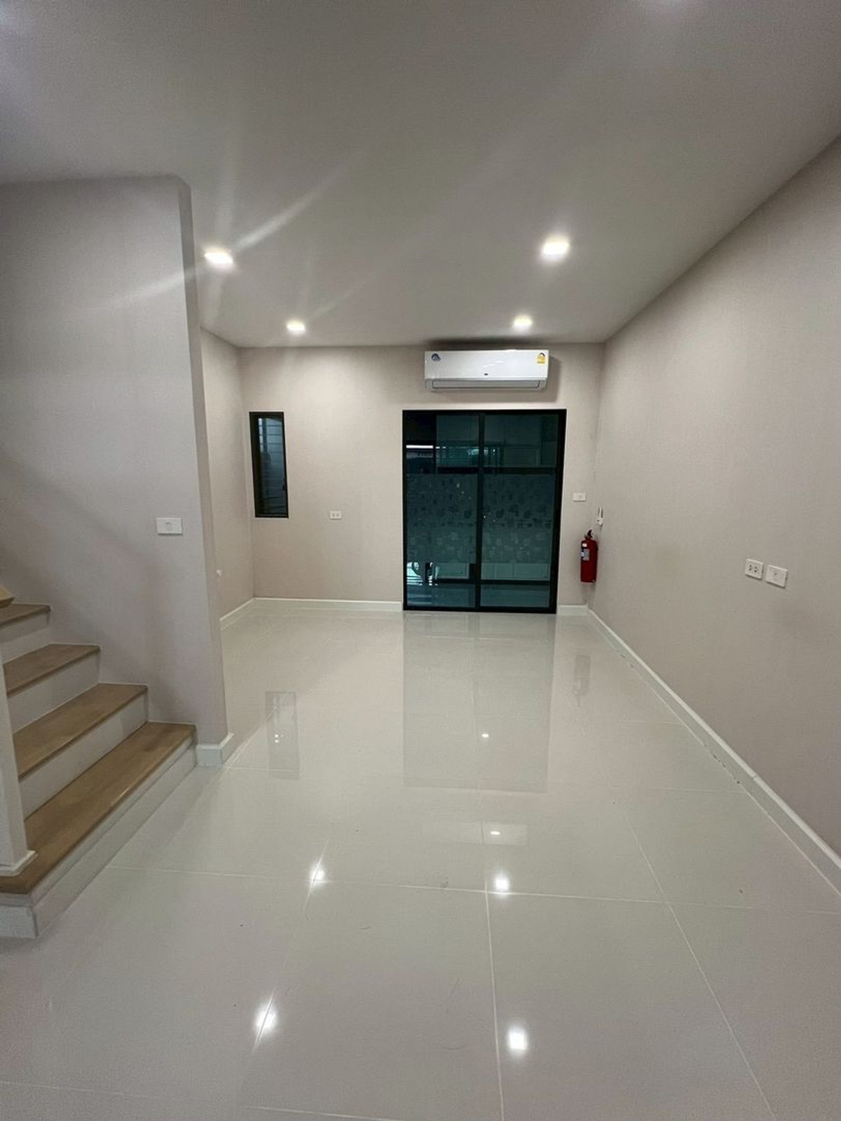 For SaleTownhomeBangna, Bearing, Lasalle : 20 sq m, 3 bedrooms, 2 bathrooms, 2-story townhome, Patio Bangna Wongwaen.