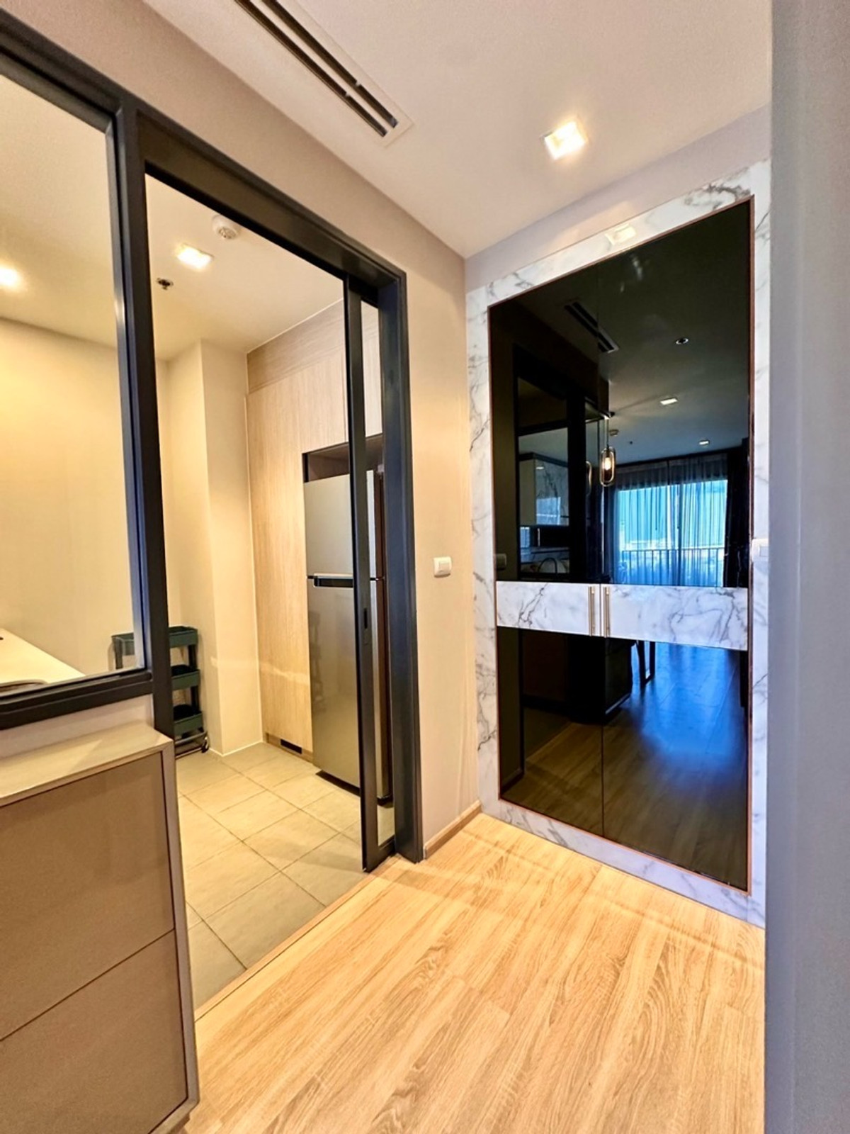 CondoRama9, Petchburi, RCA : Rent/Sell The Base Garden Rama9, fully furnished, beautiful room, ready to move in.